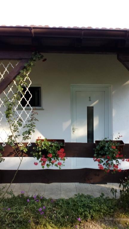 Rooms Lutra Bilje Exterior photo